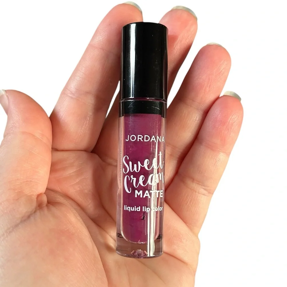 SALE Jordana Sweet Cream Matte Liquid Lip Color Lipstick #26 Currant Jam Discont